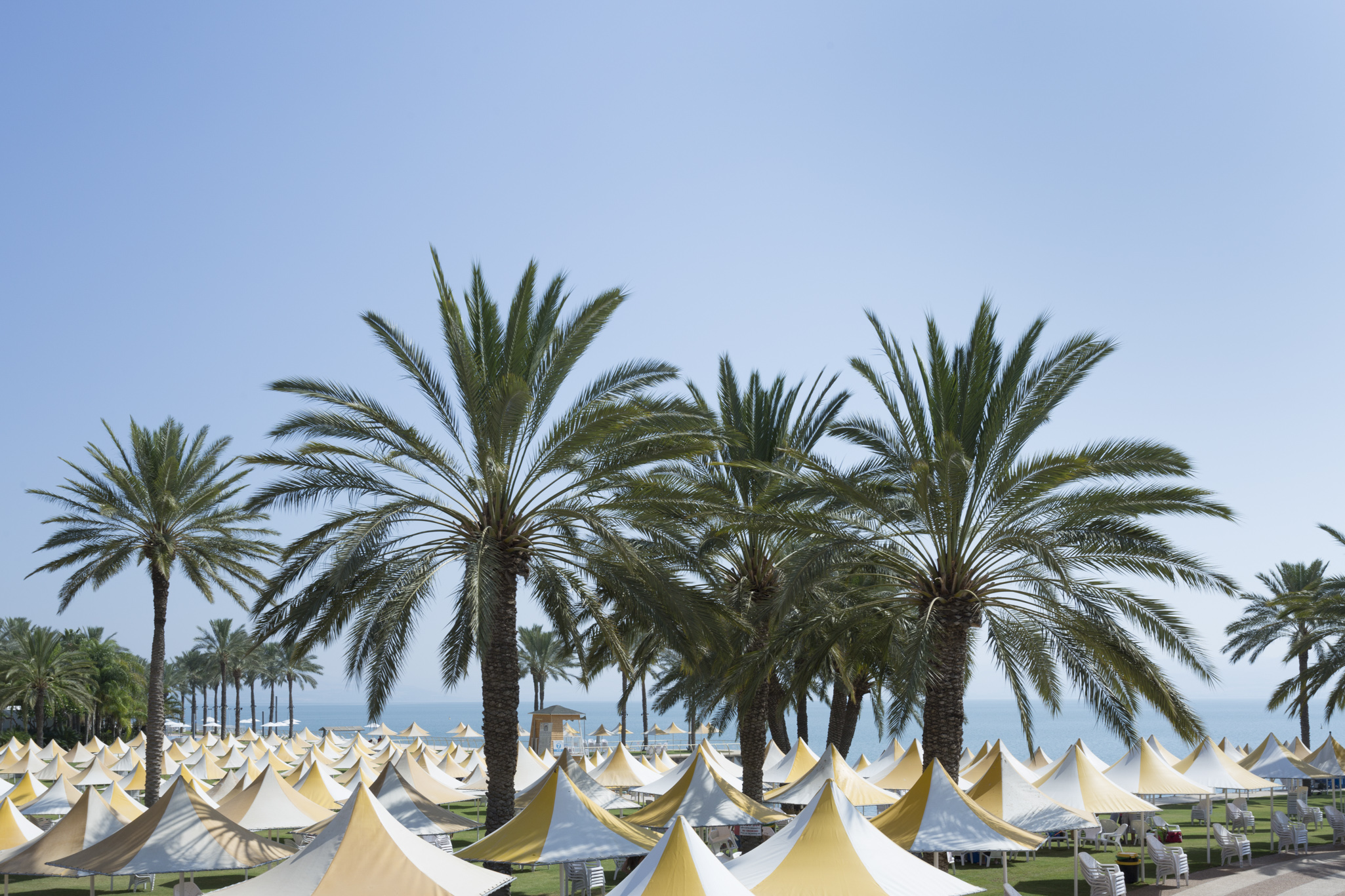 חוף גיא בטבריה: שילוב של פארק מים, חוף כנרת ונוף מרהיב